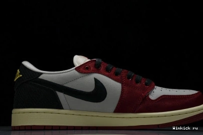 Room Home Trophy Low Jordan 1 OG Retro 1029